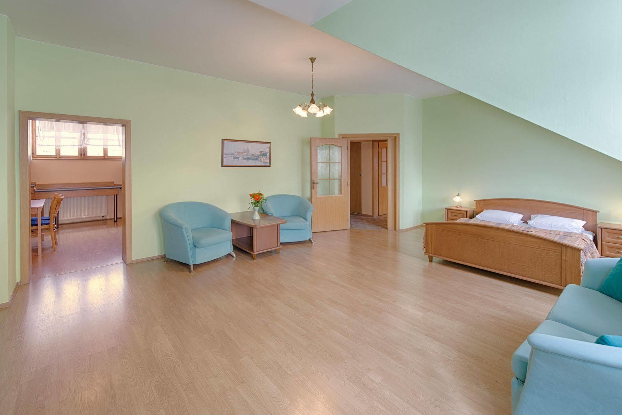 Hotel Derby Karlovy Vary Extérieur photo